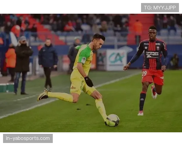 法甲第十四轮梅斯对阵雷恩，保级队迎战欧战竞争者